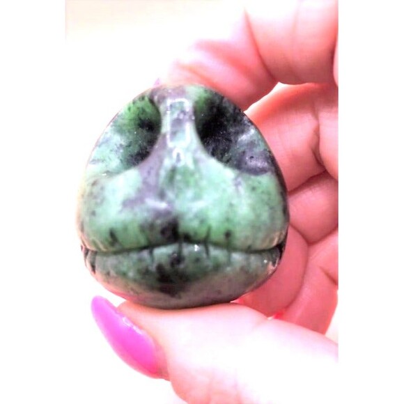 Adorable Ruby Zoisite Jack Skellington Skull Carving - Picture 3 of 6